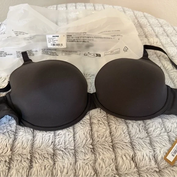 SKIMS Black/Onyx Fit Everybody T-shirt Bra - Picture 1 of 8